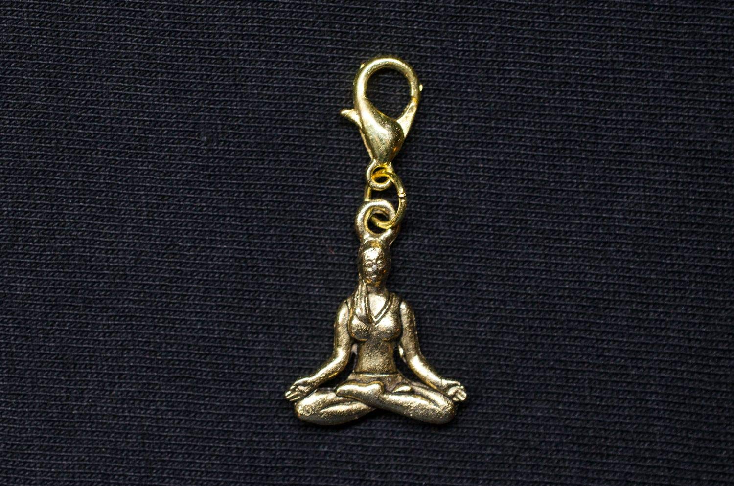 Miniblings Buddha Yoga Lotussitz Charm Buddhism medytacja Gold - ręcznie robiona modna biżuteria I zawieszka na łańcuszek pozłacana - zawieszka z zawieszkami - zawieszka do bransoletki, 20mm, Bawełna,