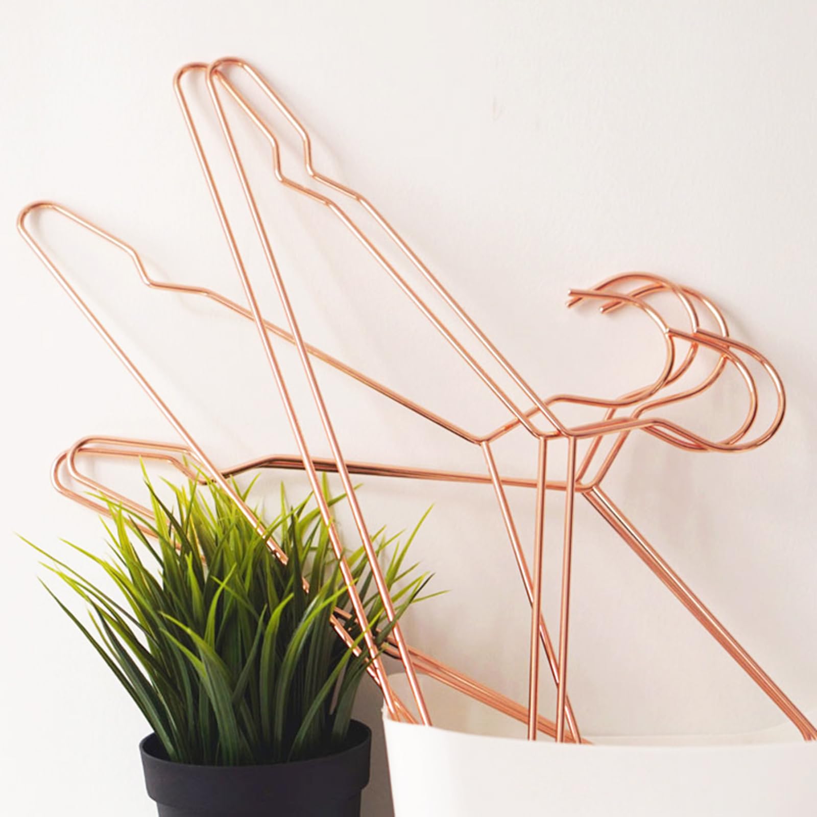 Tosnail 30 Stück 41,9 cm Edelstahl-Kleiderbügel, robuste Kleiderbügel, platzsparender Schrank-Organizer – Roségold