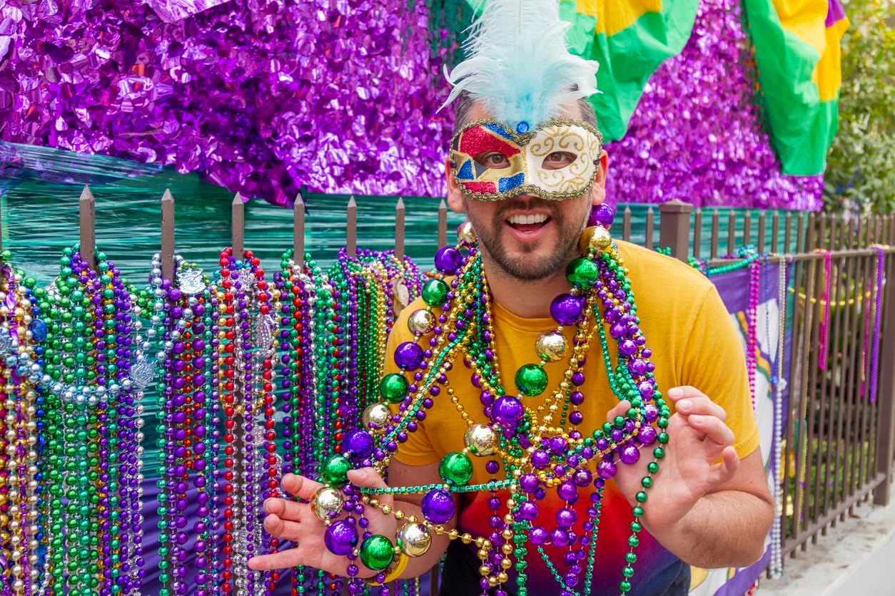 GIFTEXPRESS 46” Mardi Gras Jumbo Bead Necklaces And 33” 7mm Assorted Metallic Color Beaded Necklaces Bundle Set for St. Patrick's Day Party Favors, Mardi Gras Festivals, Parades, Sport Games, New Year Golden Bead - Image 2