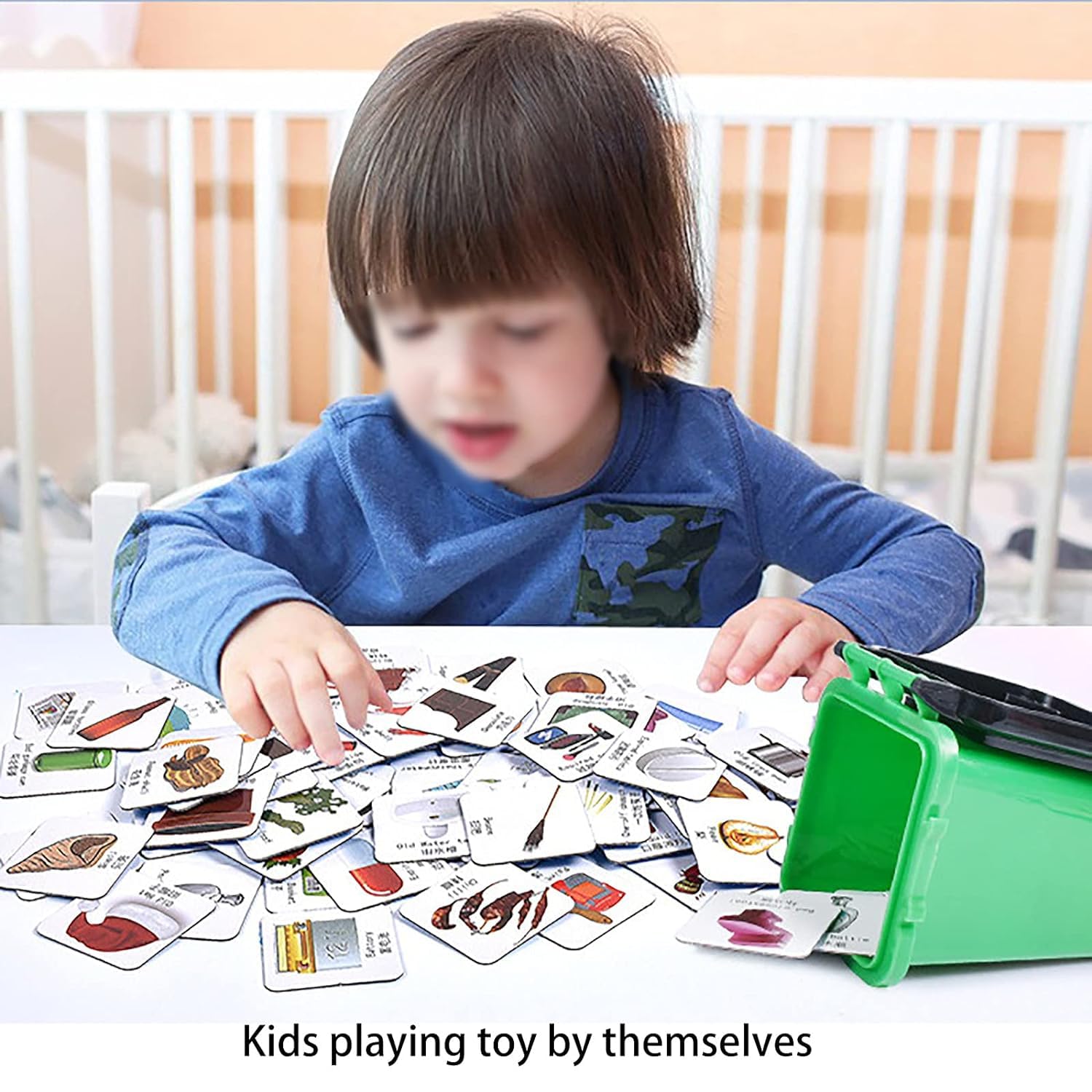 【APPROVATO DA PEDAGOGHI】 Gioco Educativo Riciclaggio Bambini 3-8 Anni - 4 Bidoni Colorati + 108 Carte + Guida | Giocattolo Ecologico per Imparare Differenziata (Plastica/Carta/Vetro/Organico)