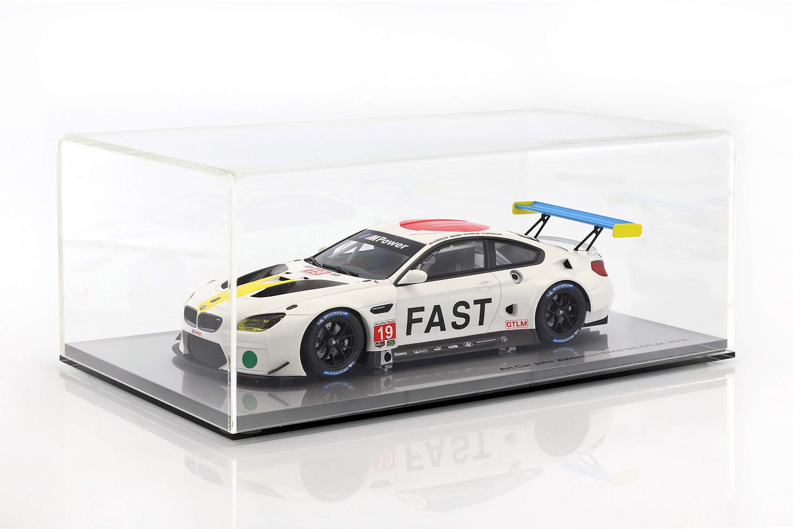 Kyosho M6 GTLM #19 Art Car John Baldessari mit Vitrine 1:18 