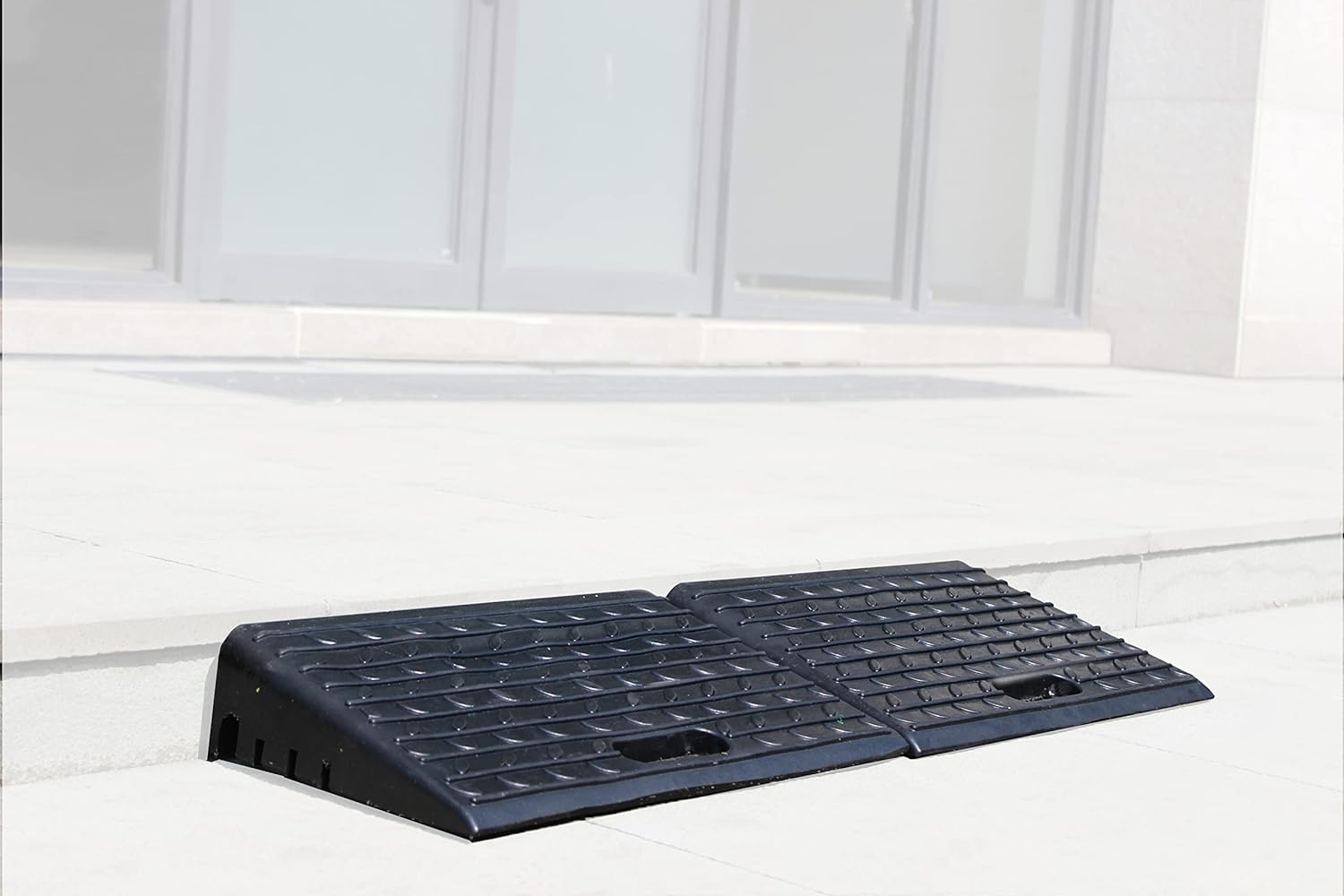 MaxxHaul 50564 Curb Ramp 19-1/4" x 12-1/2" x 4" (Pair) for Wheelchairs, Lifts, Dollies, Scooters, Motorcycles, Bikes, Trailers, Trucks, & Commercial Vehicles