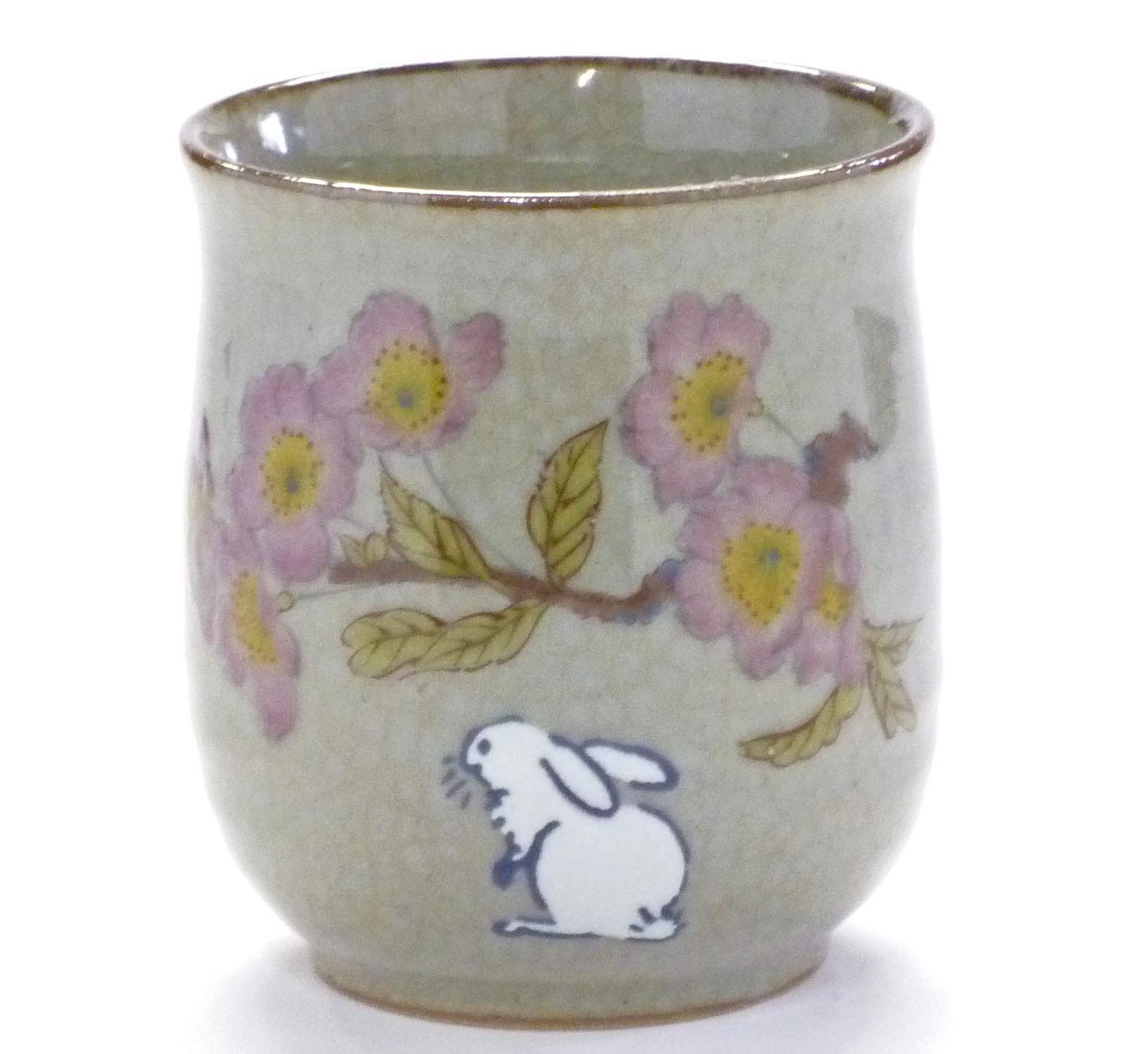 Kutani Hyakkaen teacup rabbit cherry blossom feat.decorated base
