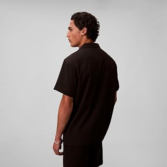 Calvin Klein Men's Short Sleeve Solid Seersucker Classic Shirt