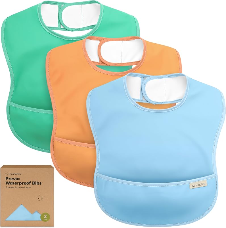 KeaBabies Paquete de 3 baberos impermeables para comer, livianos (básicos) | Baberos de alimentación para niños pequeños con recogedor de alimentos grande, a prueba de suciedad, aptos para alimentos, elementos esenciales para comer para bebés, fáciles de poner y limpiar
