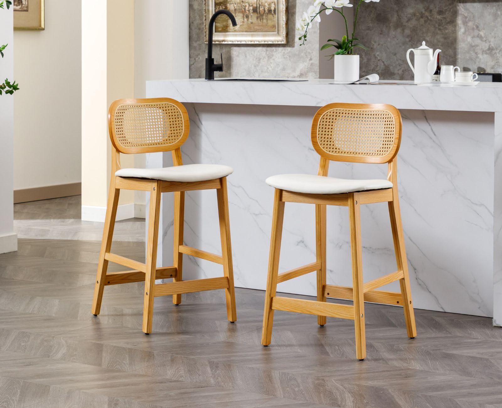 Ya-Home Juego de 2 Taburetes Altos de Cocina Patas de Madera,Blanco | Silla Alta de PU Cuero, Patas de Madera, Respaldo de Ratán, Cojin Comodo, para Isla Cocina/Bar/Bistró,MAX 113KG