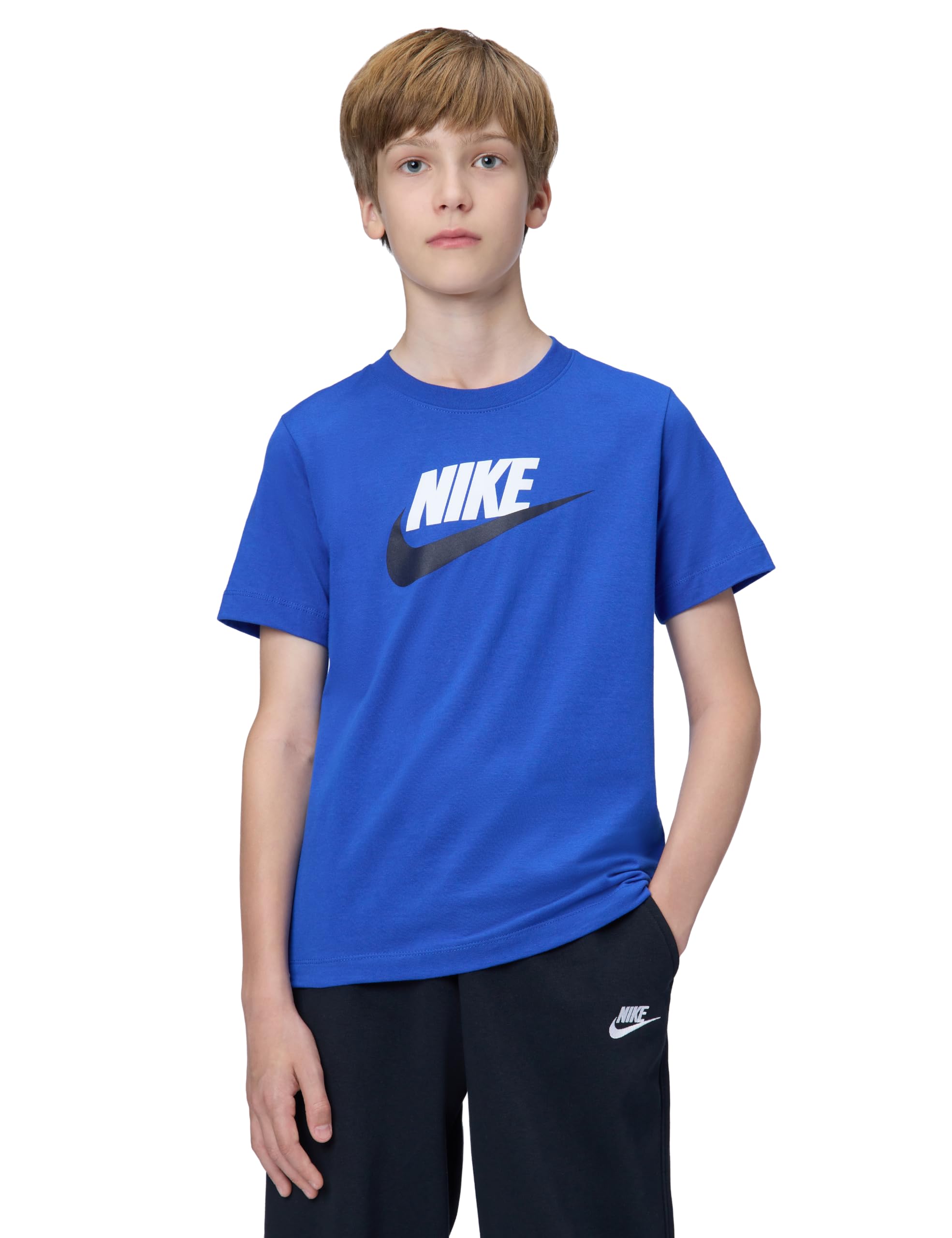 Unisex Big Kids' Sportswear Club T-Shirt (Large Swoosh Logo) - Boys and Girls