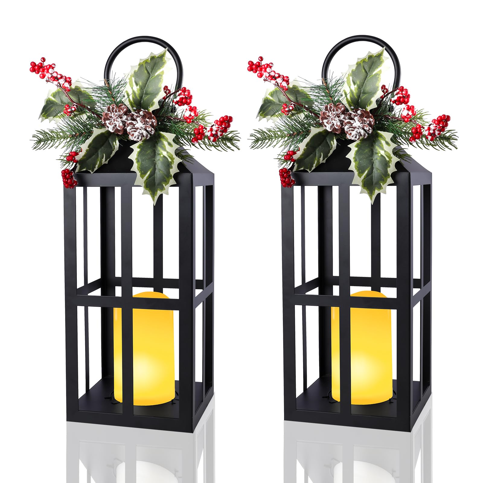 Paquete de 2 faroles de Navidad con vela LED sin llama, piñas y bayas de acebo, decoración de mesa o porche, iluminación navideña que funciona con pilas