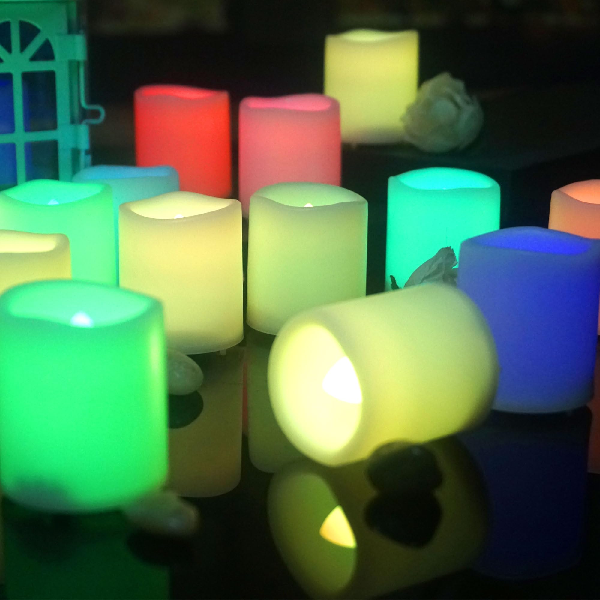 CANDLE CHOICE Zmieniające się kolory bezpłomieniowe świece wotywne na baterie, jasne, migoczące, wielokolorowe światła LED, dekoracje weselne, dekoracje świąteczne, baterie, w zestawie 24 szt