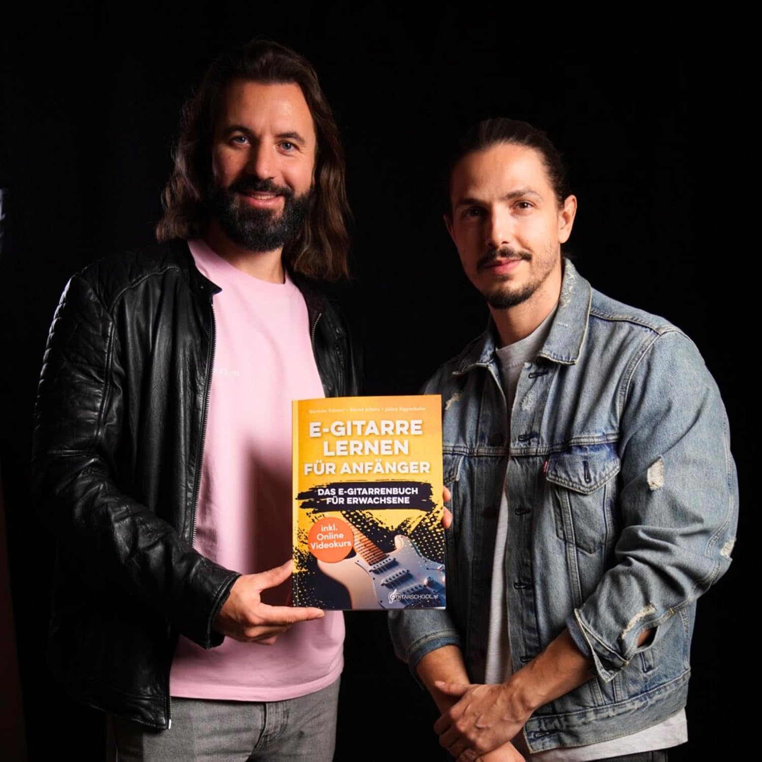 E-Gitarre Lernen für Anfänger - Das E-Gitarrenbuch für Erwachsene inkl. Online Videokurs, Noten + Tabs (German Edition)