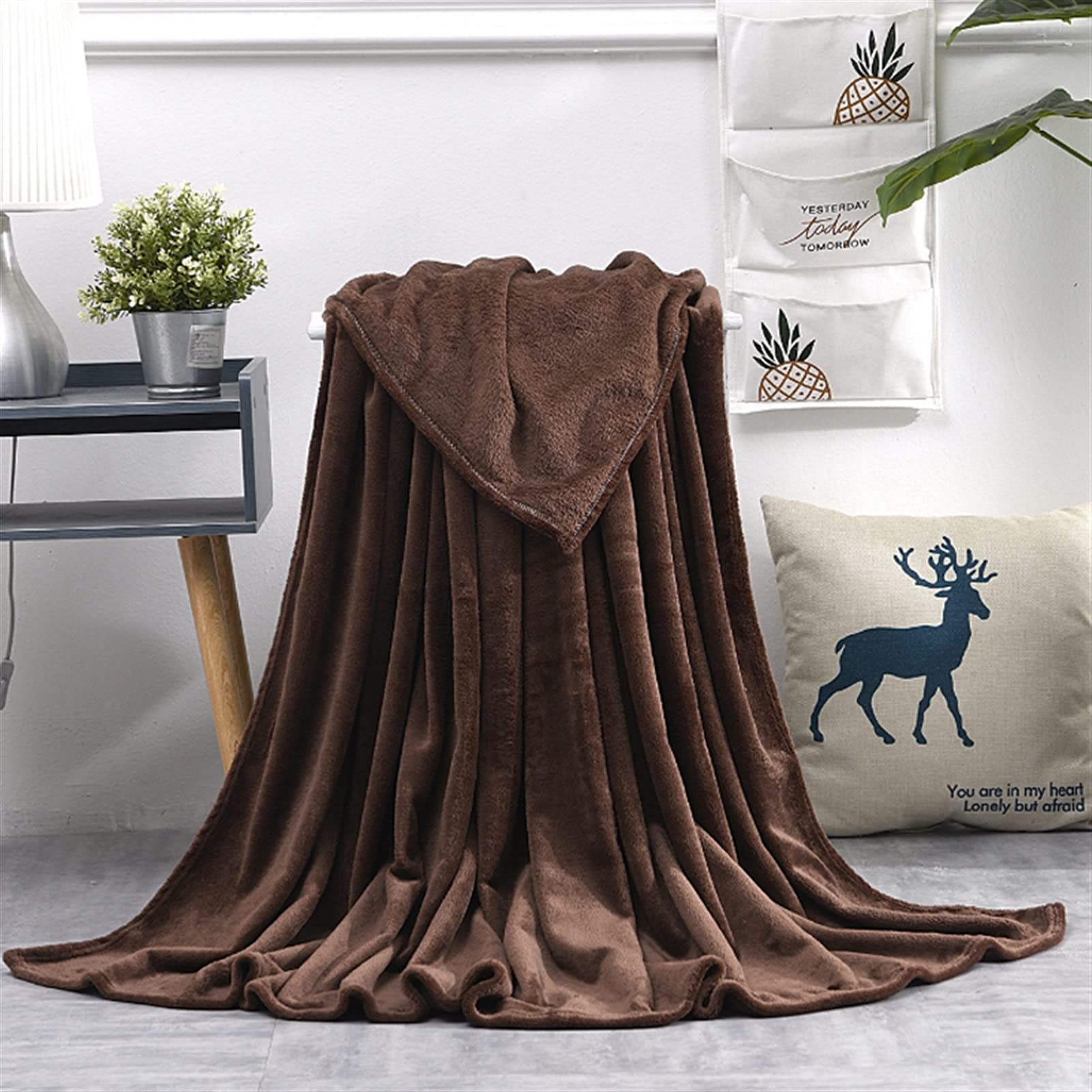 Couverture flanelle douce 120x200cm idéale contre le froid hivernal sur votre lit