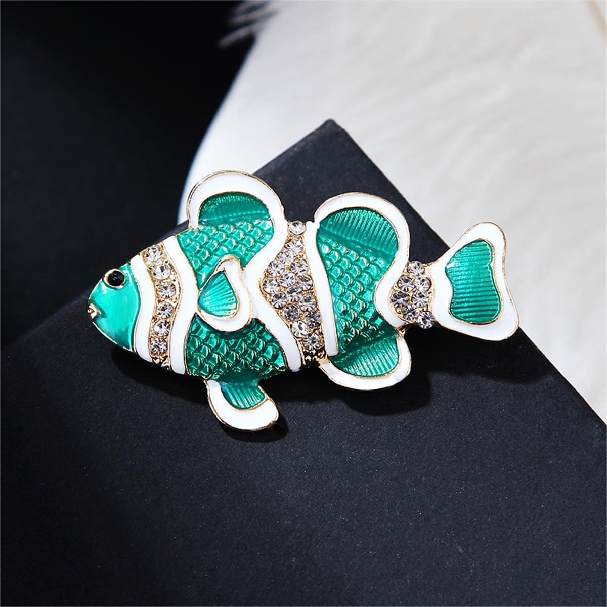 Rhinestone Ocean Sea Clownfish Brooch Pins for Women Gold-Toned Fashion Crystal Enamel Fish Marine Animal Brooches Lapel Pin Suit Dress Accessories Dainty Unisex Summer Holiday Party Jewelry - Image 3