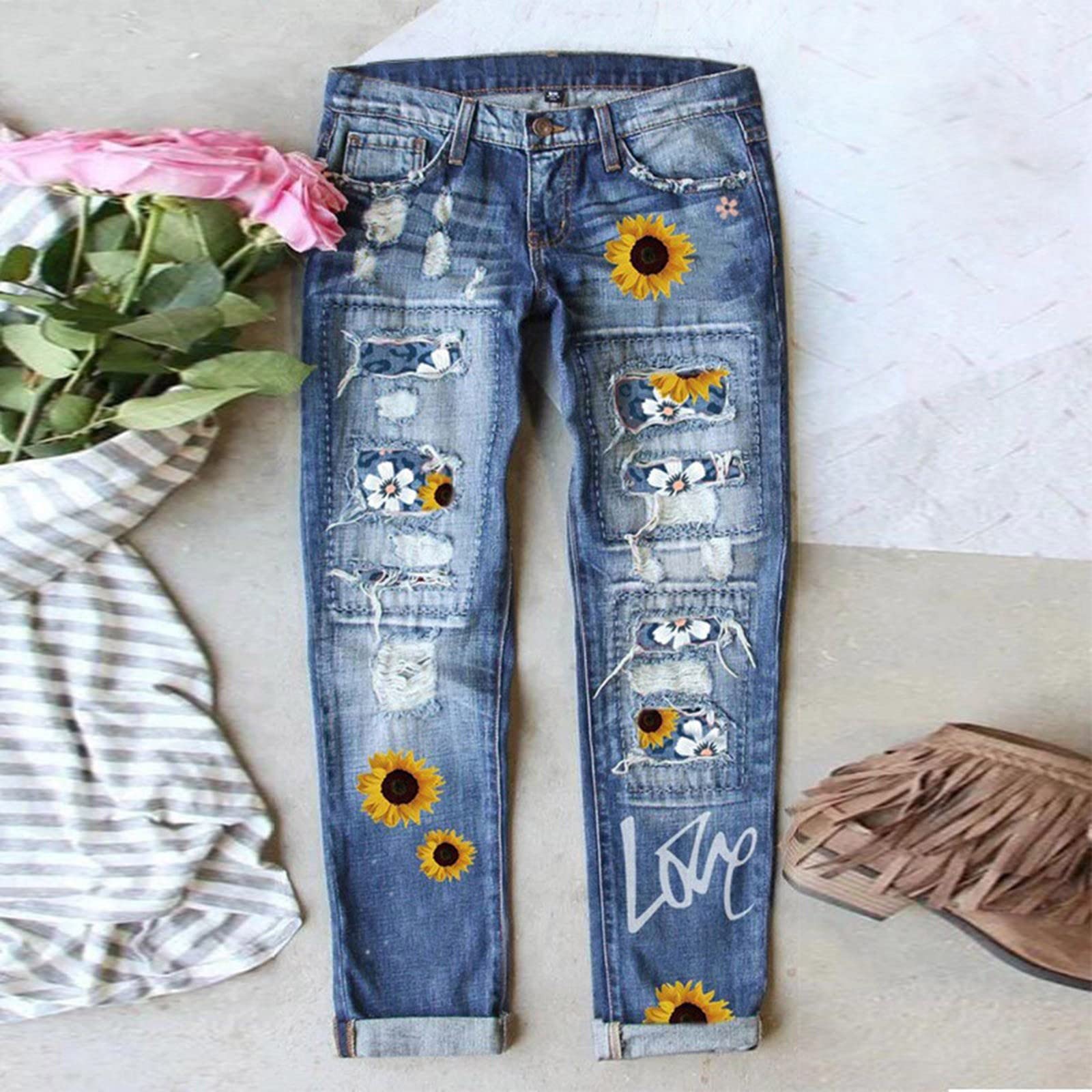 Pantalón Vaquero Recto de Mujer con Diseño Perforado y Estampado Urbano para un Estilo Callejero Moderno y Versátil