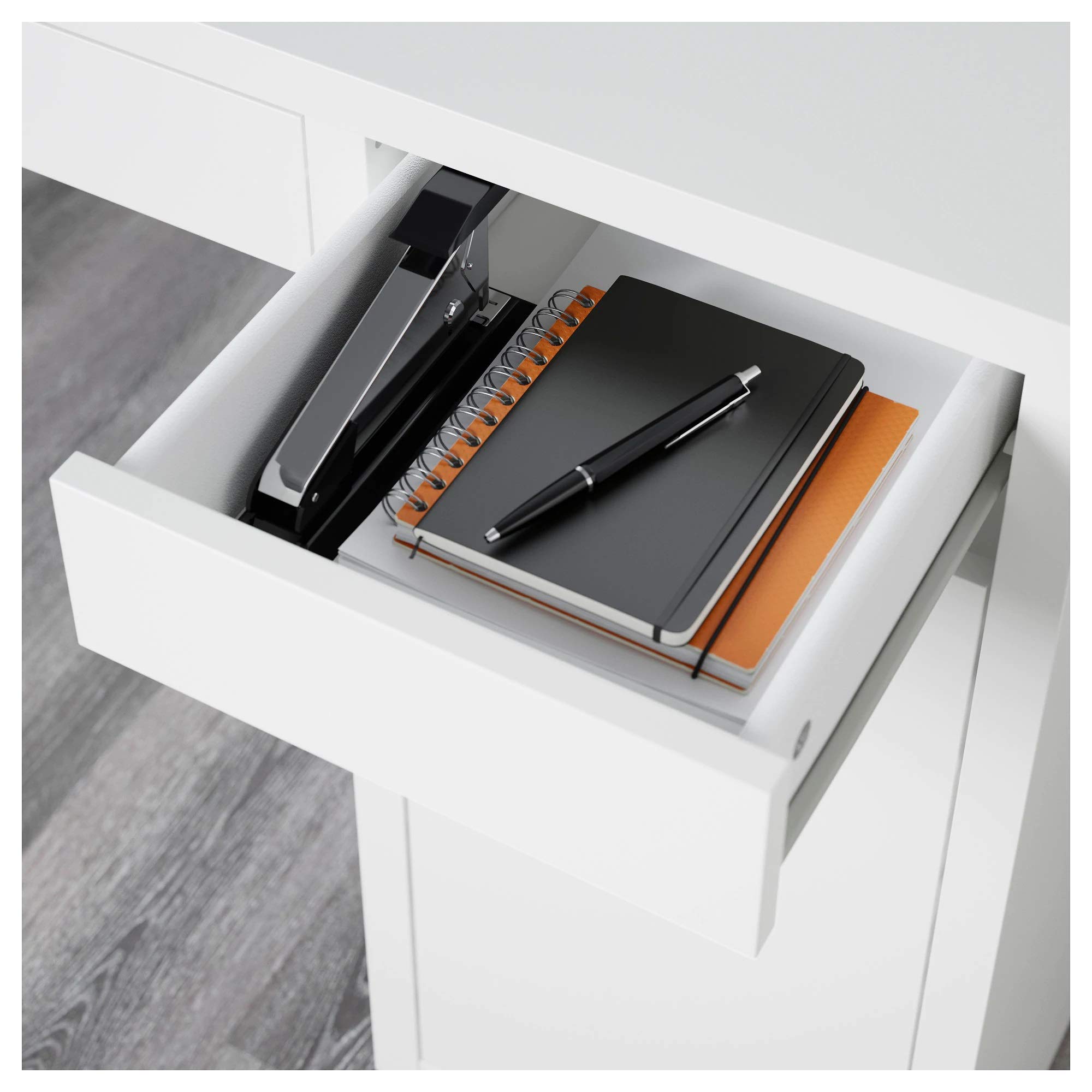 Bureau BBLP blanc, taille assemblée : largeur : 105 cm, profondeur : 50 cm, hauteur : 75 cm. Charge : 50 kg.