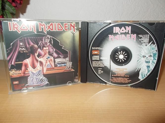 Women in Uniform / Twilight Zone: Amazon.de: Musik-CDs & Vinyl
