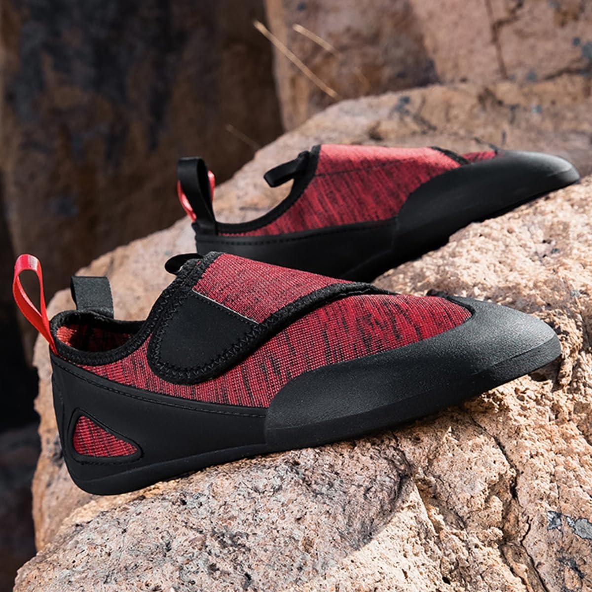 Men's Rock Climbing Shoes Anti-Slip Lightweight Breathable Bouldering Shoes Rubber Outsole for Outdoor Climbing