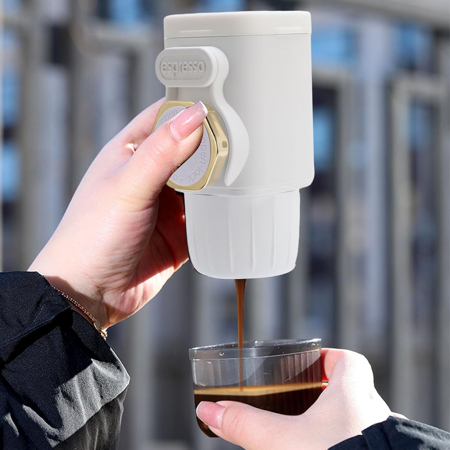 Sorandy Portable Espresso Maker, Manual Coffee Machine, 100ml Water Camping Coffee Maker with 915 Bar Pressure, Ideal for Camping Travel, Compatible with Capsules & Ground (White)