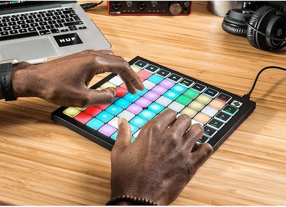 Novation Launchpad X MIDI Grid Controller for Ableton Live/Logic Pro - Kolay Kontroller, Dinamik Not Çalma