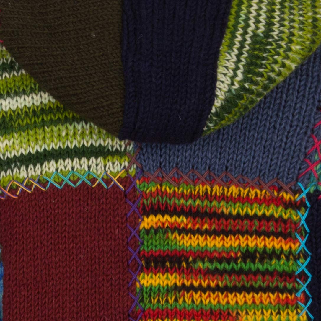 Lange Wollmantel Patch Strickjacke mit Kapuze - SHAKALOHA - W Longpatch Multi Blau Rot Mantel für Damen - im fairen Wettbewerb in Nepal hergestellte Wolljacke mit fleecegefütterter Kapuze.