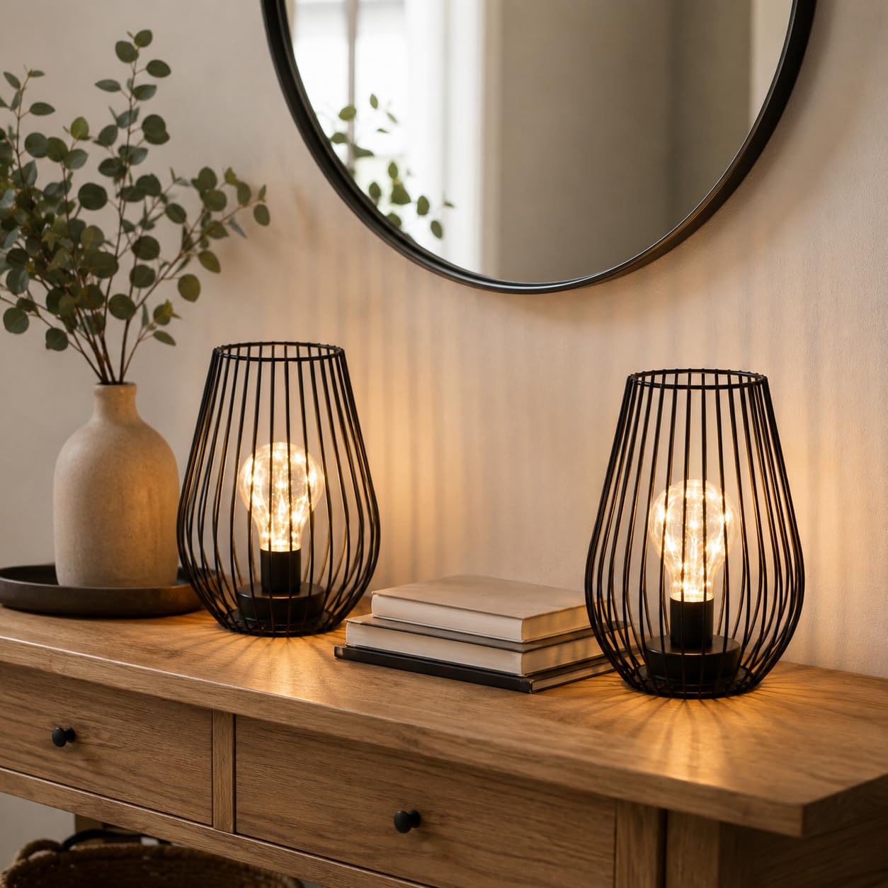 TRIROCKS Lampe de Table Métallique Sans Fil 20cm, Set de 2 Lanternes en Forme de Cage à Piles avec Ampoule Lumières Féériques pour Intérieur/Extérieur, Noël, Mariages (Noir)
