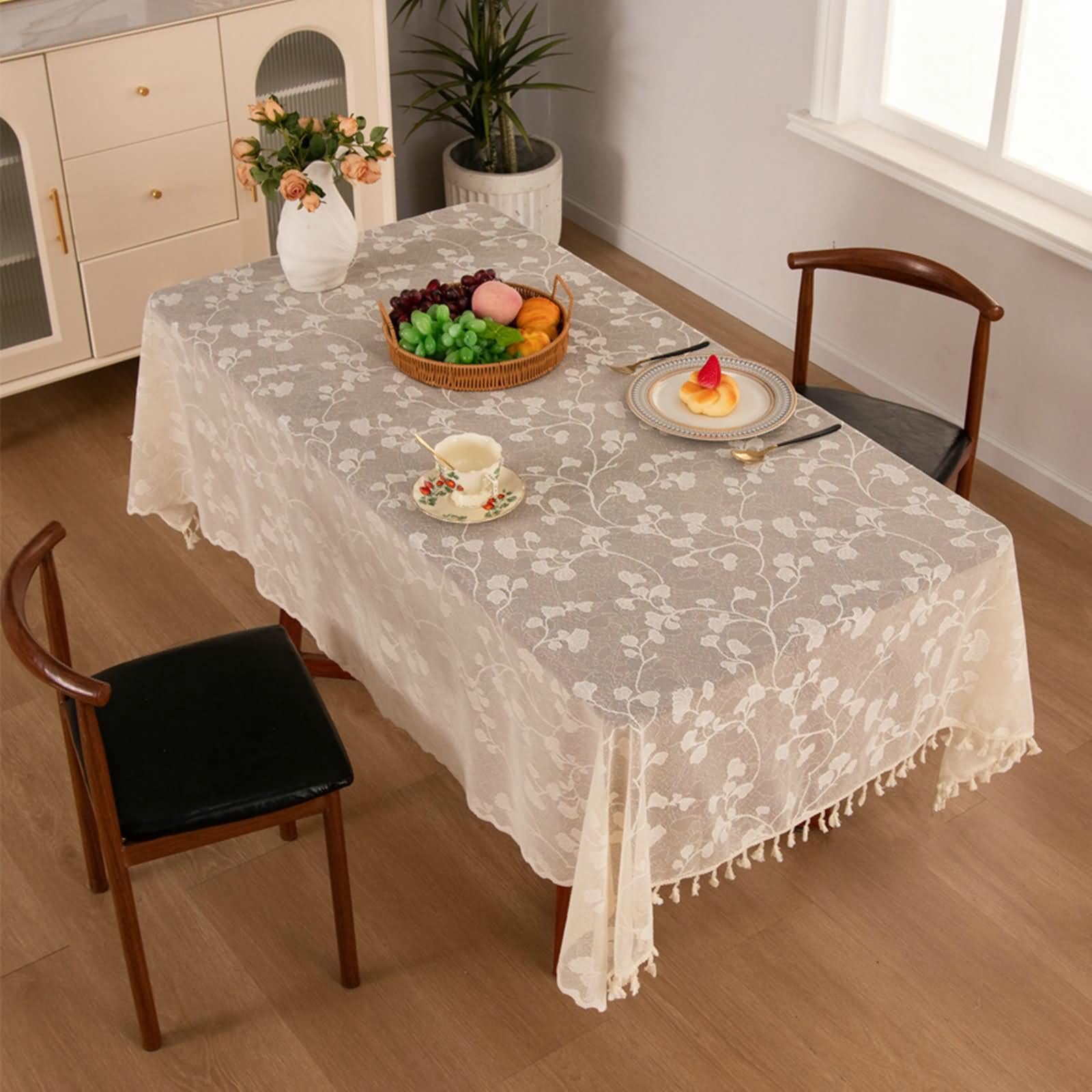 Nappe rectangle 140 x 240 cm lavable pour éliminer les taches tenaces sur la table de repas