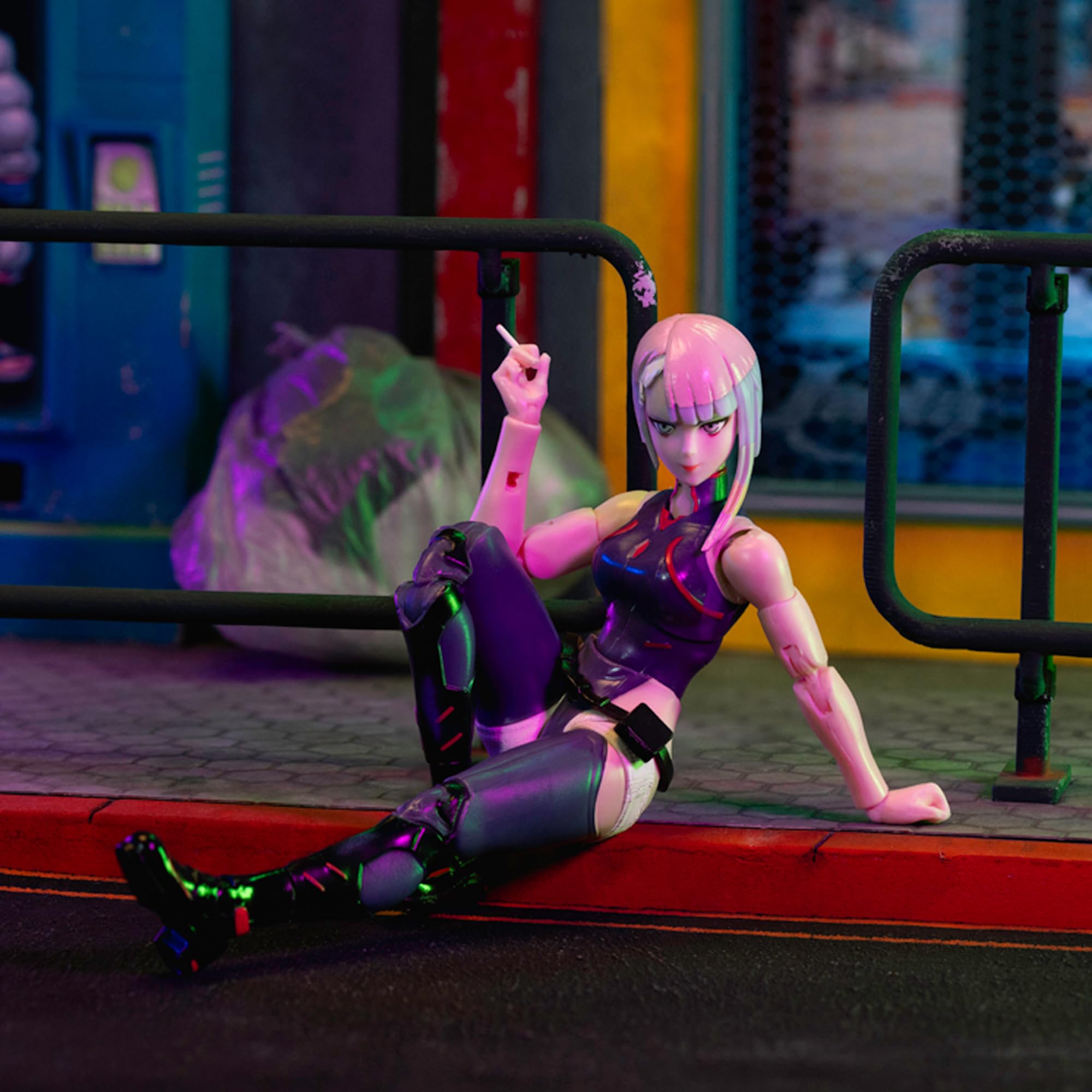 Jada Cyberpunk Edgerunners Figura Lucy 15 cm articulada, Accesorios Intercambiables, 20 Puntos articulación, Caja Ventana coleccionista, Licencia Oficial, 14 años (9335005314R00)