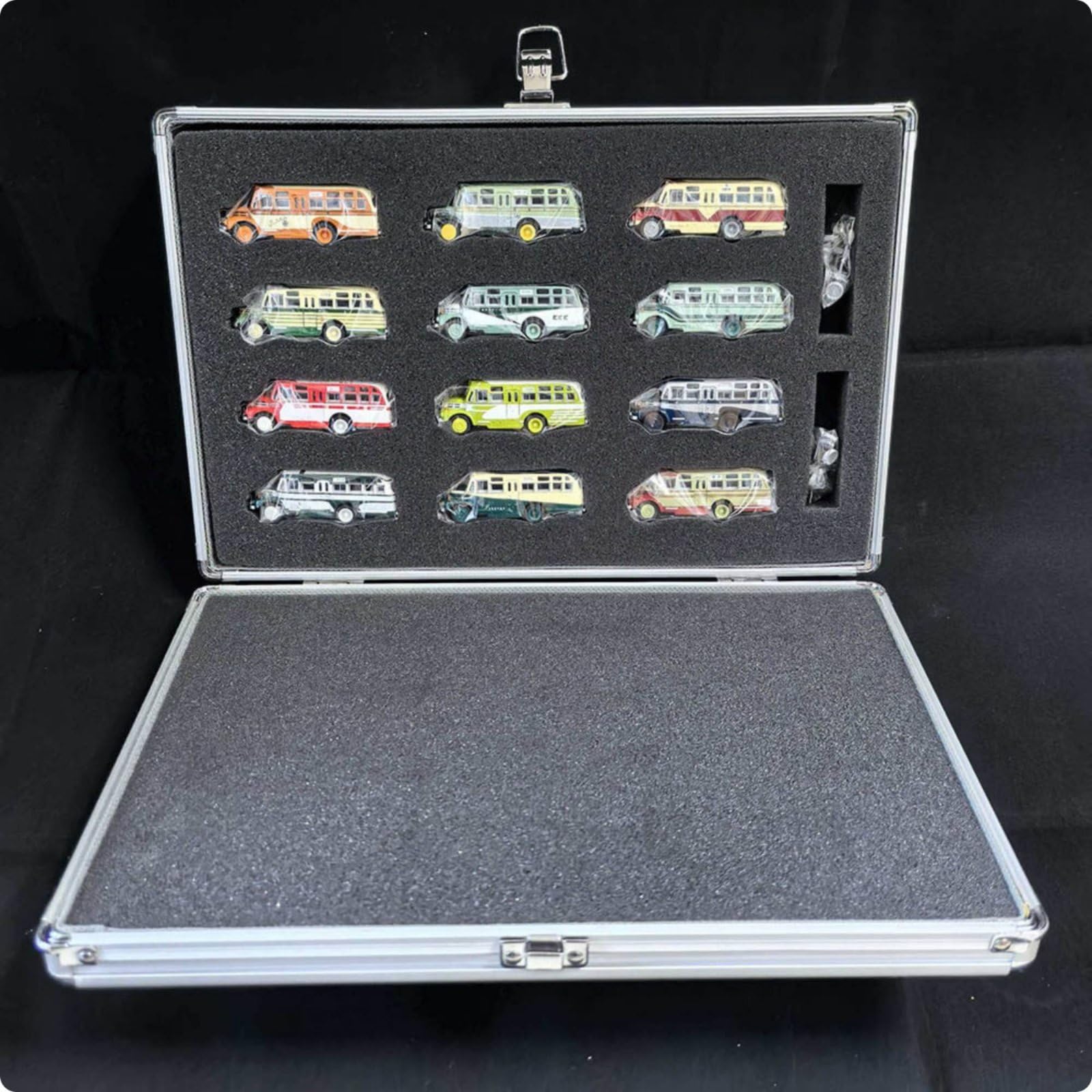 12 Pièces Bus Miniature en Métal Alliage Métallique Modèle Réduit d’Autobus Collectionnable Lot Mini Bus pour Collectionneurs, Collection, Vitrine