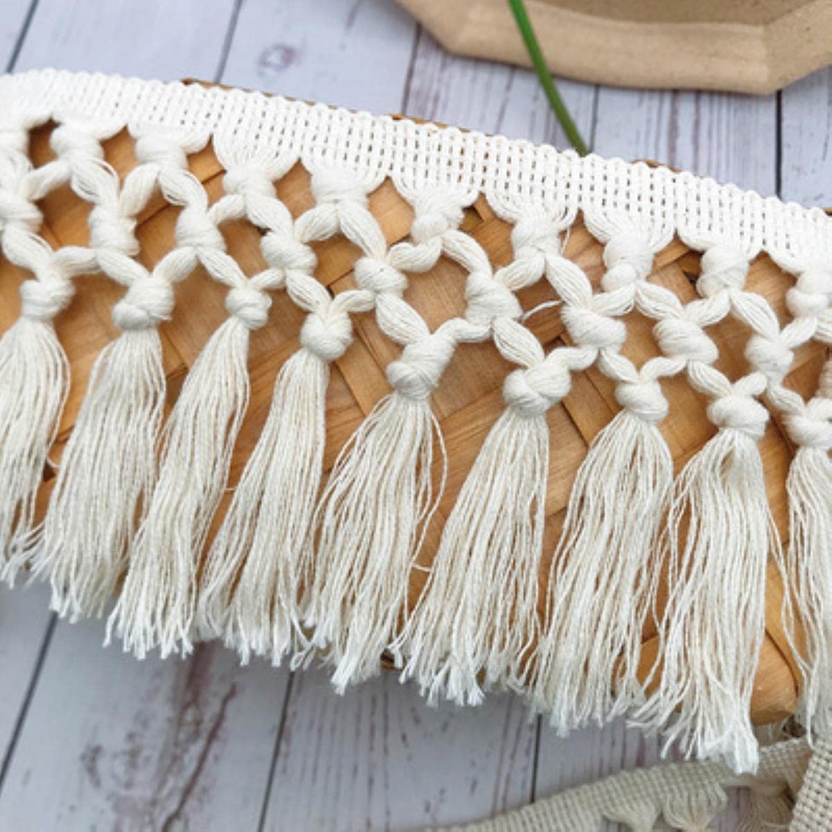 Dentelle coton beige à frange nouée 10 cm, finition de prestige pour linge de maison