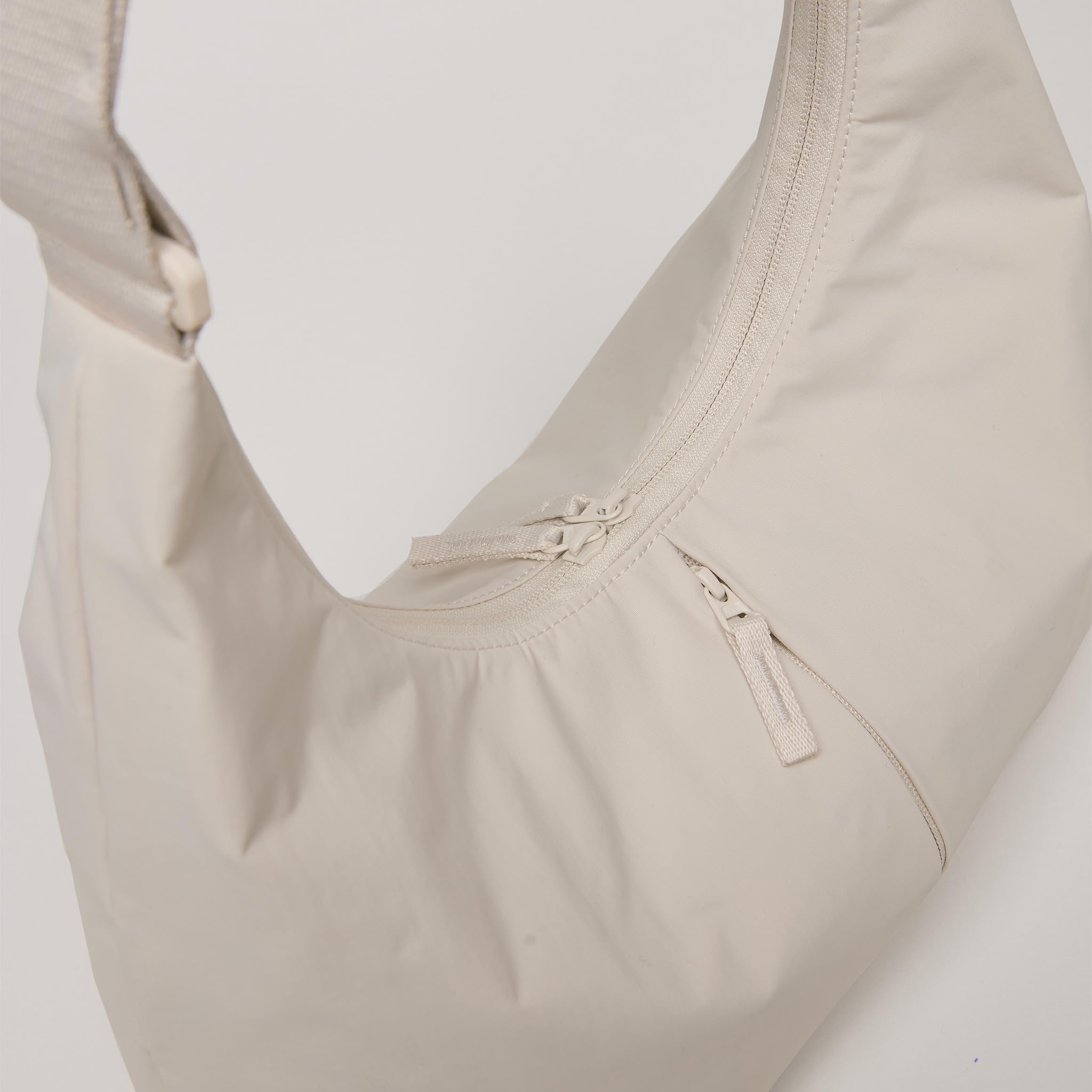 GOT BAG borsa a tracolla T-SHAPE BAG LARGE | Borsetta con scomparto per laptop da 16” in nylon riciclato