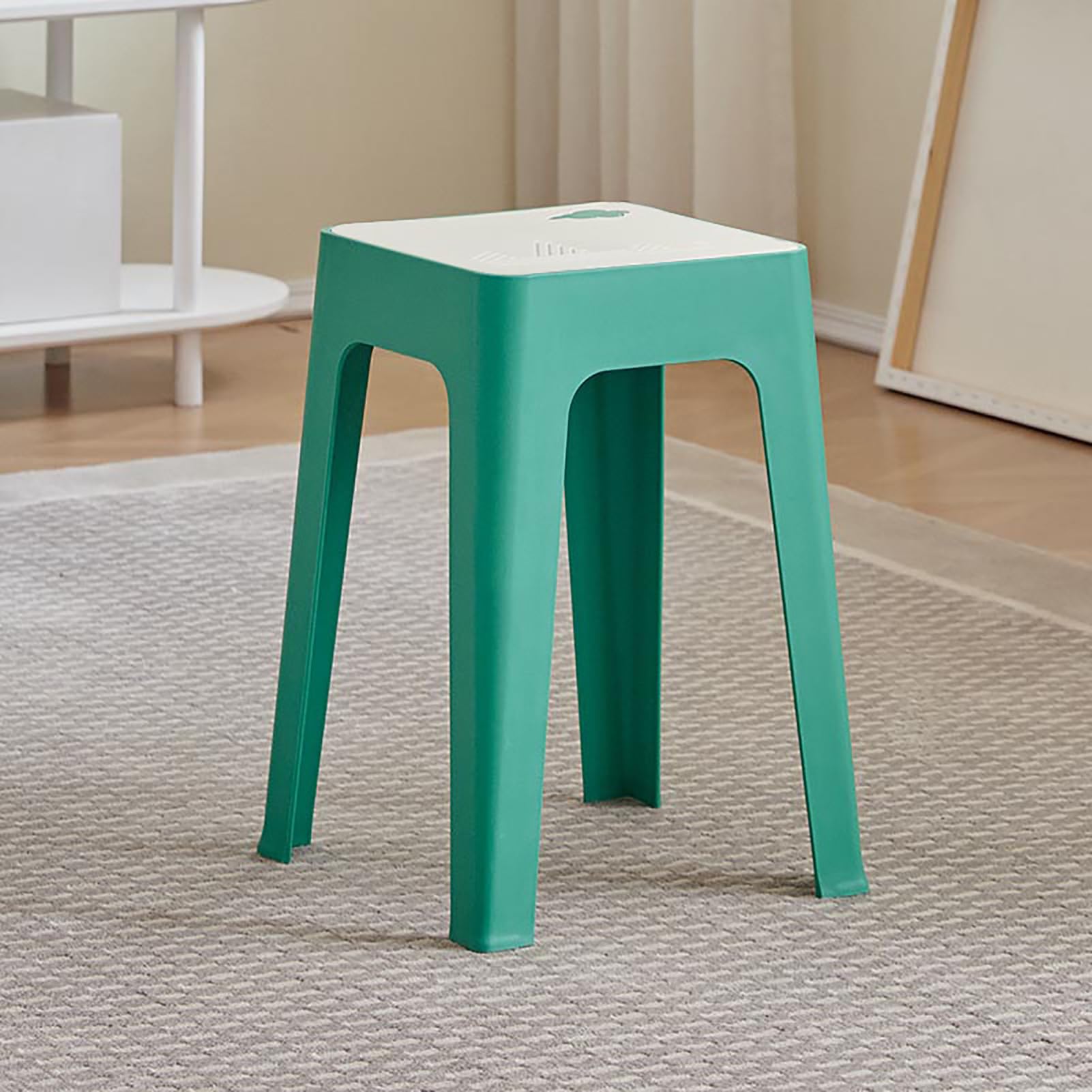 Tabourets en plastique colorés pour dynamiser votre salle de classe