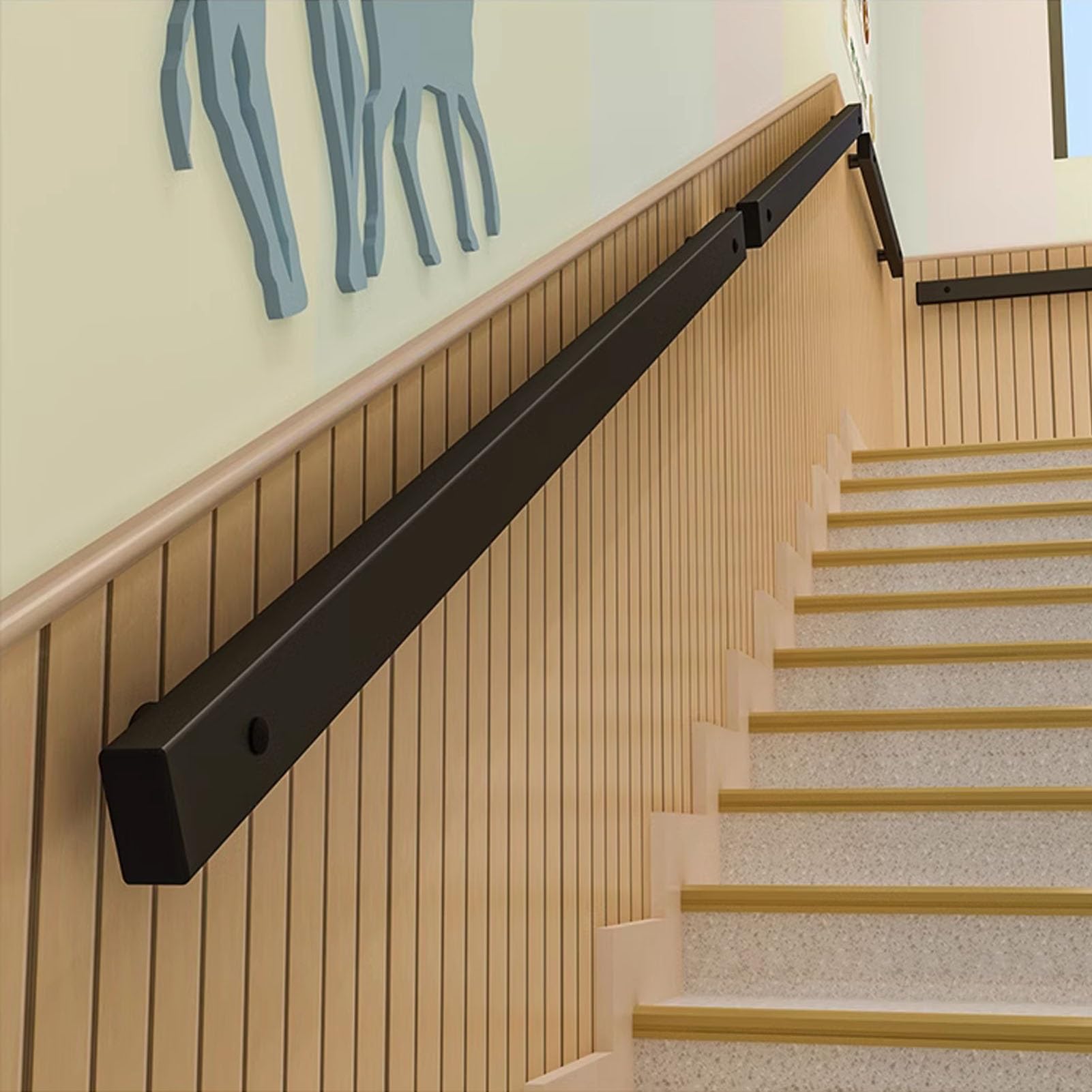 Rampe d'escalier en fer forgé noir pour sécuriser les couloirs et balcons extérieurs