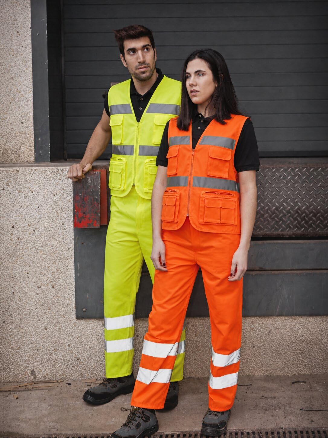 WORKTEAM Chaleco Tipo Safari de ALTA VISIBILIDAD con Cintas Reflectantes, Multibolsillos y Cremallera. Unisex