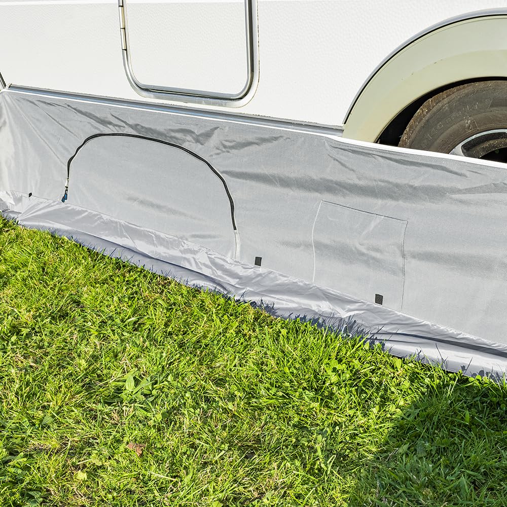 Campout Windblende mit Staufächern - 50 x 800 cm - Zugluftstopper - Zugluftstopper – Zugluftstreifen – Bis zu 50 cm Höhe – 2 Aufbewahrungsfächer – Inkl. Zeltpflöcke & Aufbewahrungstasche