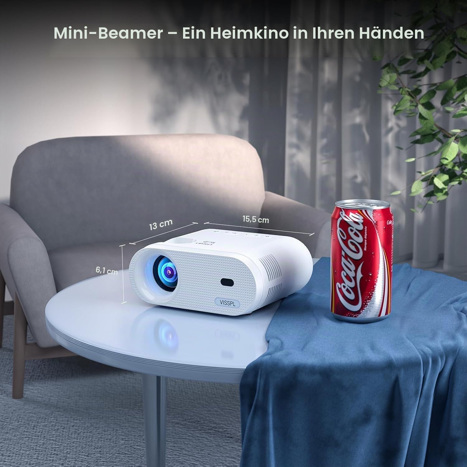 Mini Projektor mit Stativ, 12000L Kleiner Projektor Unterstützt Full HD 1080P, 50% Zoom, ±15° Trapezkorrektur, Handy Kompatibel mit HDMI, USB, AV