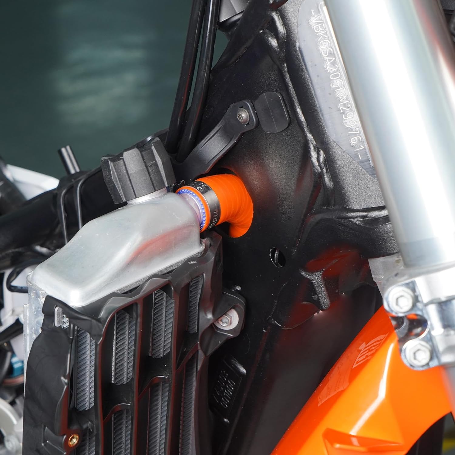 NICECNC Orange Frame T-Piece Hose 210MM Compatible with KTM 125-500 XCW EXC EXCF 2024 125-450 XC XCF SX SXF 2023-2024,Compatible with Husqvarna 125-450 TX FX TC FC 2023-2024,See Fitment