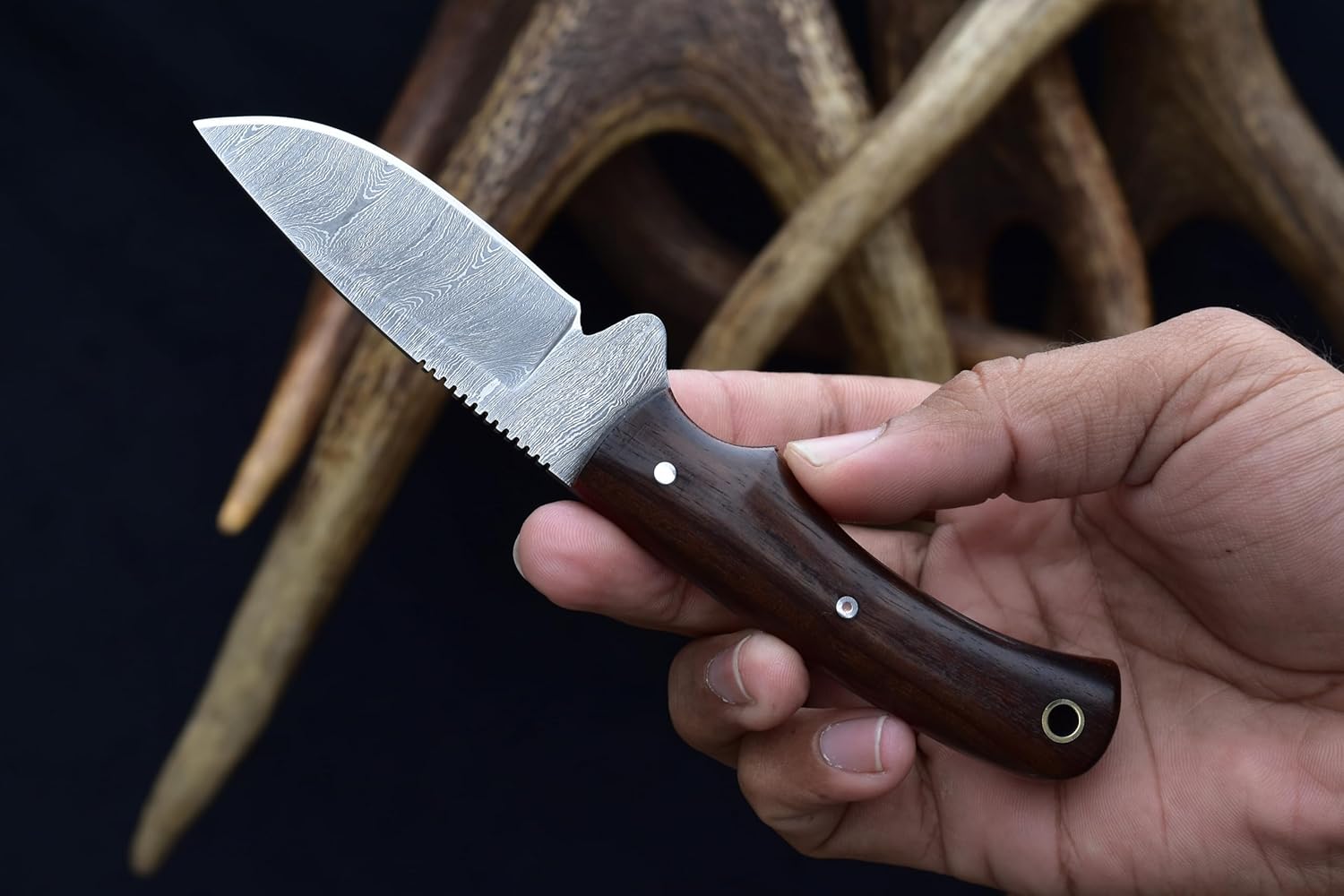 Knives Ranch Handmade Damascus Steel Full Tang 6-1/2" Overall Length Finger Groove Knife with Stabilized Rosewood Handle Fine Quality Horizontal/Cowboy Leather Sheath Snug Fit (3055-IRW) - Image 4