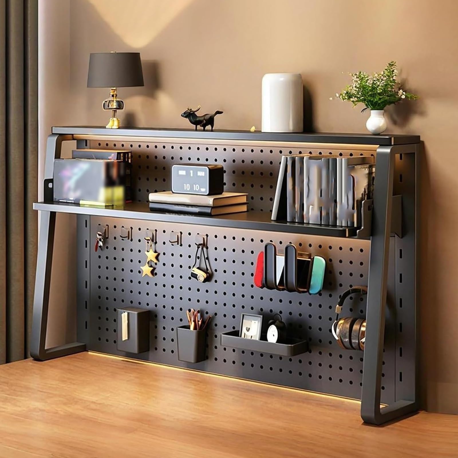 Schreibtisch-Organizer aus Metall mit perforierter Platte, stabiles trapezförmiges Design für Schlafzimmer oder Büro, schwarz, 60 x 62 cm / 23.6x24.4in – maximiert die Effizienz des Arbeitens