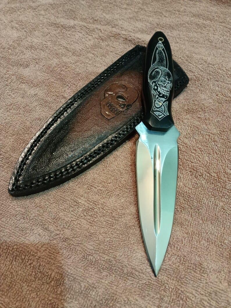 Handcrafted Skull Design Hunting Knife, D2 Steel Dagger with Leather Sheath, Decorative Collection Piece, Gift for Him/Her, Best Gift for All Occasions