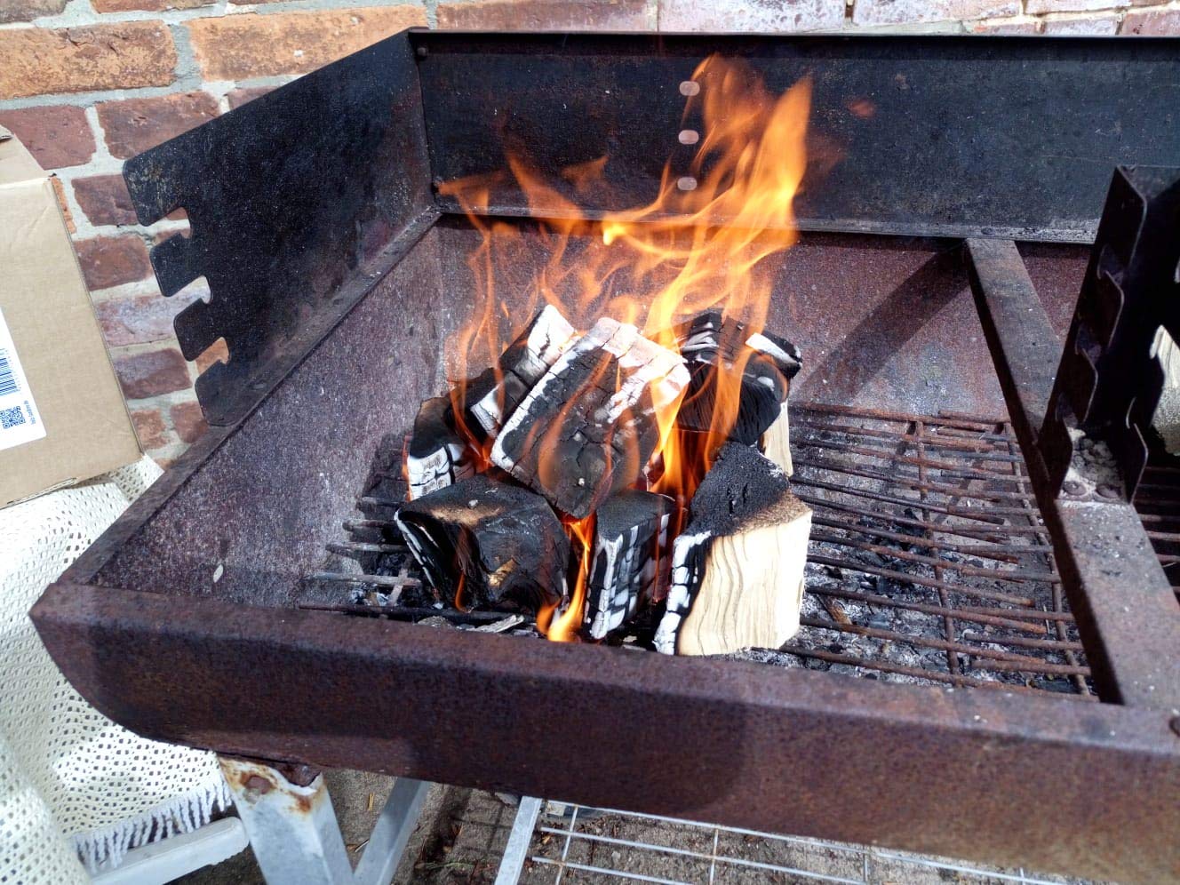 Landree® BBQ Grillholz Kirsche 3,5KG – die (saubere) Alternative zu Holzkohle oder Grillbriketts - sicher - ökologisch – aromaintensiv vom Holzhof aus Schleswig-Holstein