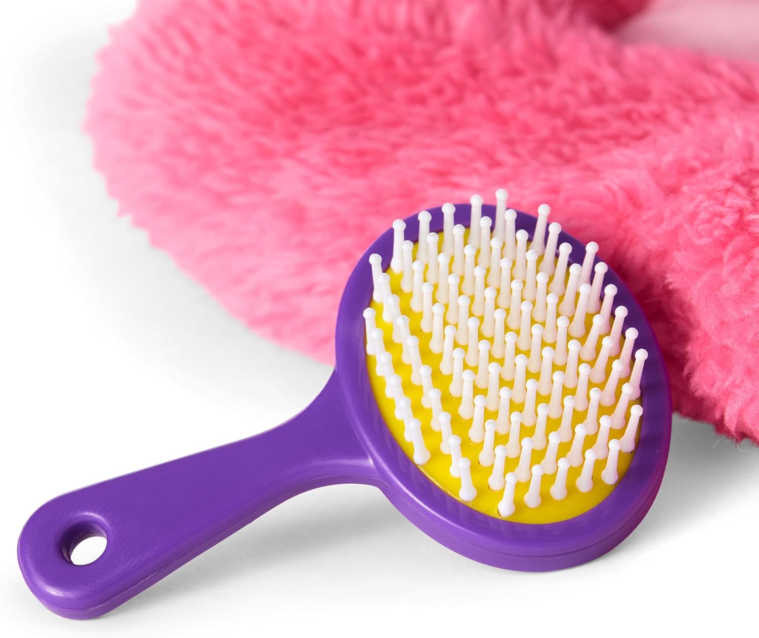 American Girl, Summer McKinny Girl of The Year 2025 Dog Accessories for 18-inch Doll Pets, with a Dog Bed, Dog Toy, pet Brush, and Bowls, Ages 6+