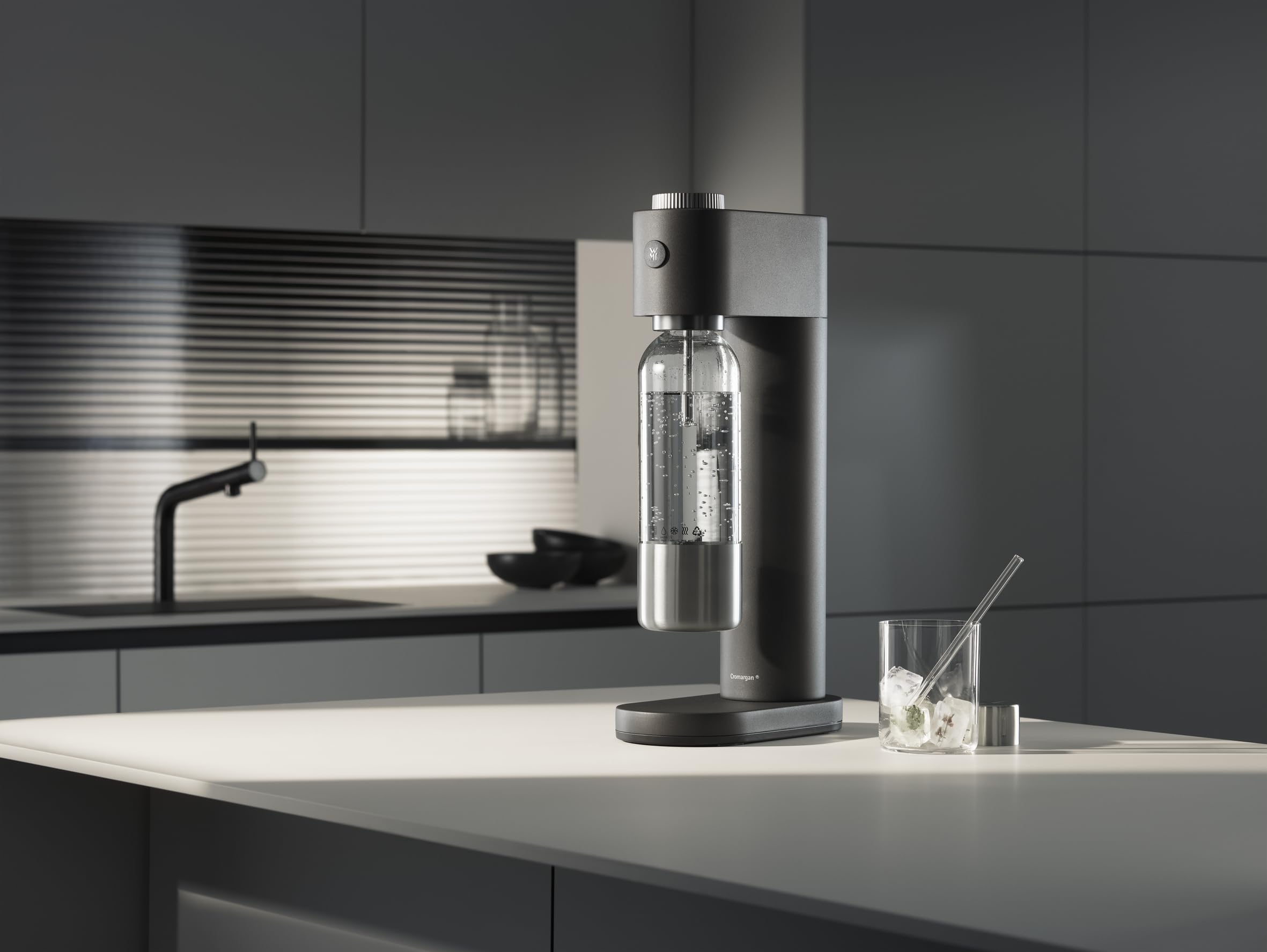 WMF Element One Agua con gas – Máquina de burbujas de acero inoxidable completamente automática con 3 grados, diseño que ahorra espacio, elegante máquina de agua con gas y dispositivo de burbujeo para