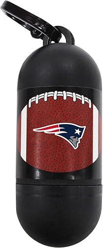 NFL NEW ENGLAND PATRIOTS - Dispensador de bolsas para excremento fresco y deportivo con un anillo en D de correa y con 1200 bolsas de excremento de
