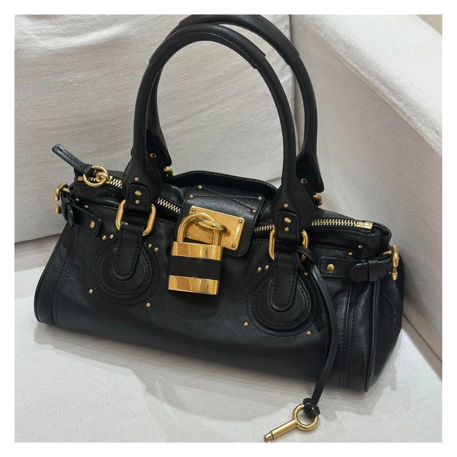 Mid Ancient Style Nische Retro Vielseitige Schlosskopftasche Nietenkissen Handtasche Pendeln Trend Damen
