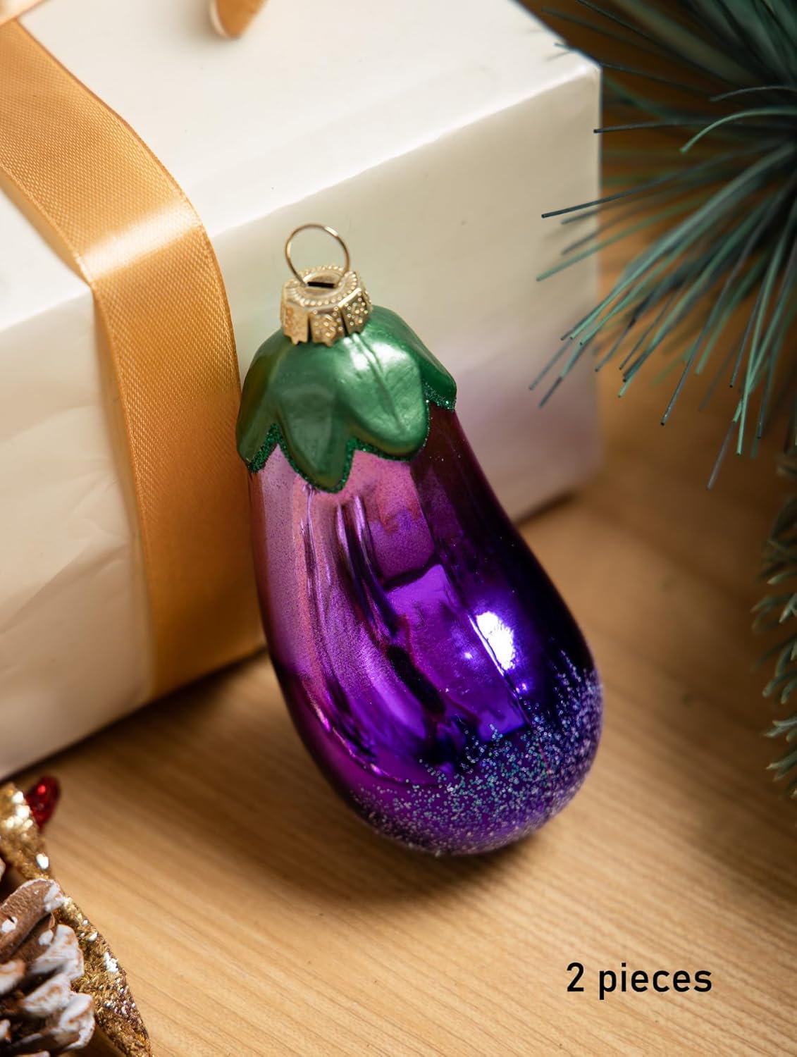 クリスマスツリー用吹きガラスナスオーナメント2個。