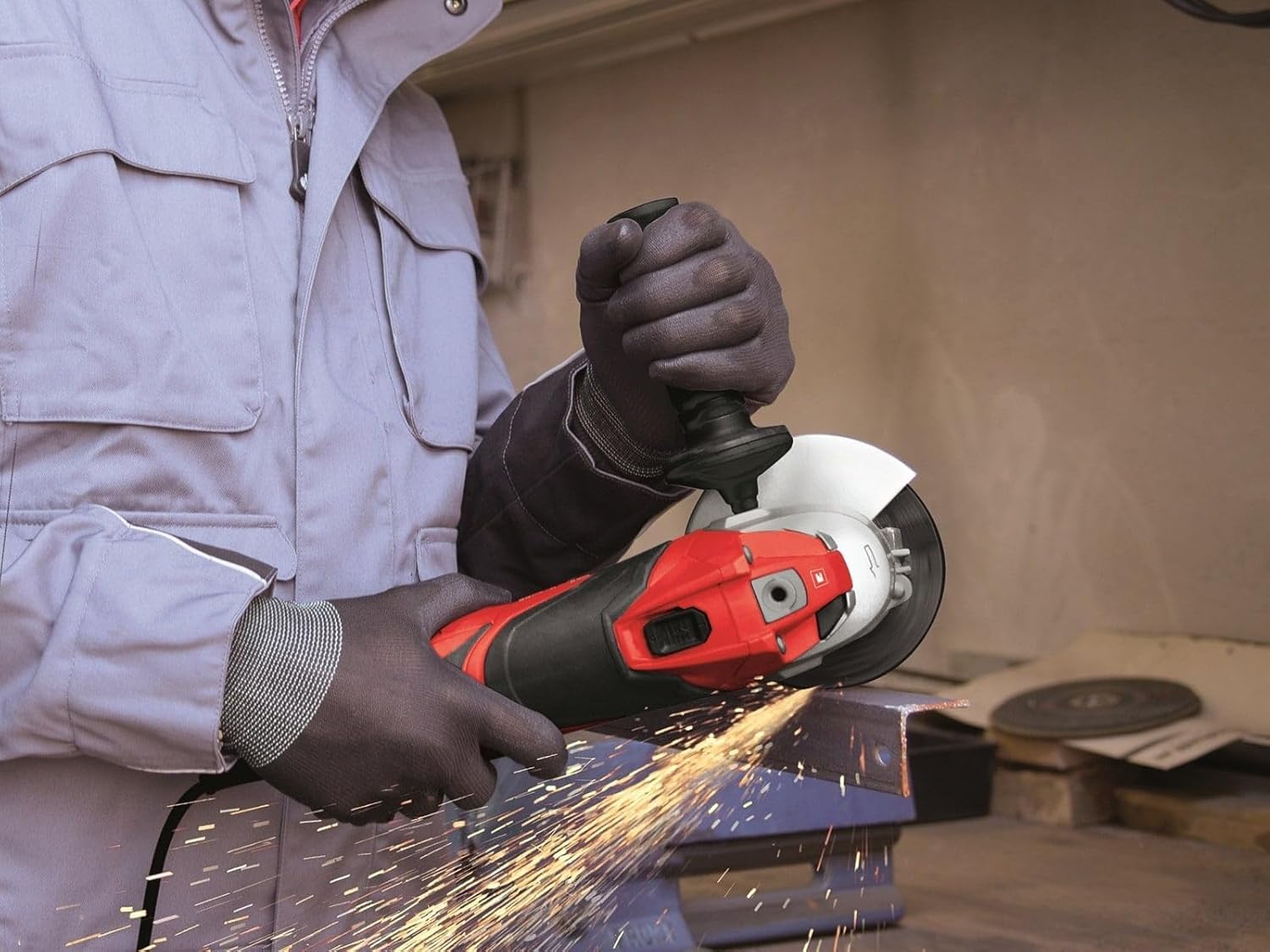 Einhell TE-AG 125/750 Smerigliatrice angolare (tensione 230 V, potenza 750 W, giri min. 12000, diam. Max disco 125 mm, regolazone copri disco senza utensili, inc. impugnatura aggiuntiva con chiave integrata)