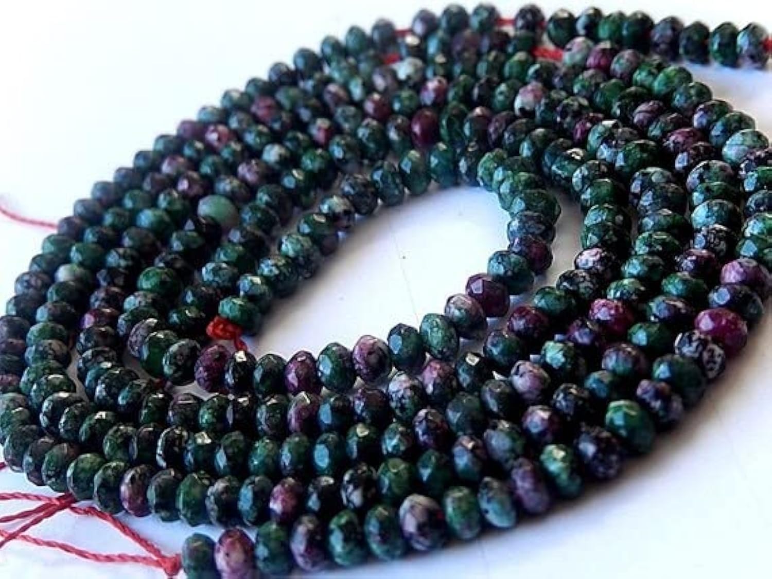Ruby Zoisite facetté 4mm perle naturelle en fil de 38cm pour création de bijoux