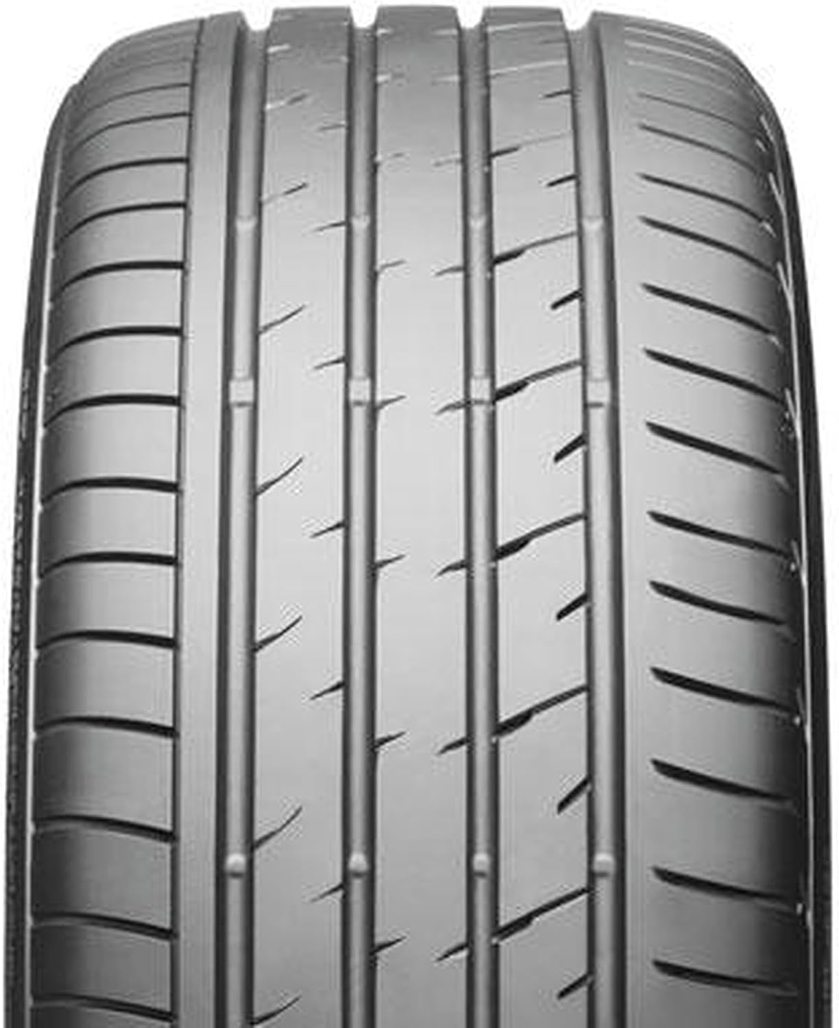 Primer pla view of the tread pattern of a Bridgestone Turanza T005 tire.