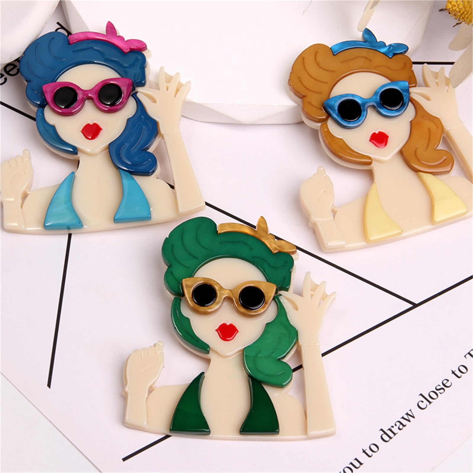 Broche de acrílico refinado para niña, ramillete de personajes de dibujos animados retro de alta gama para mujer