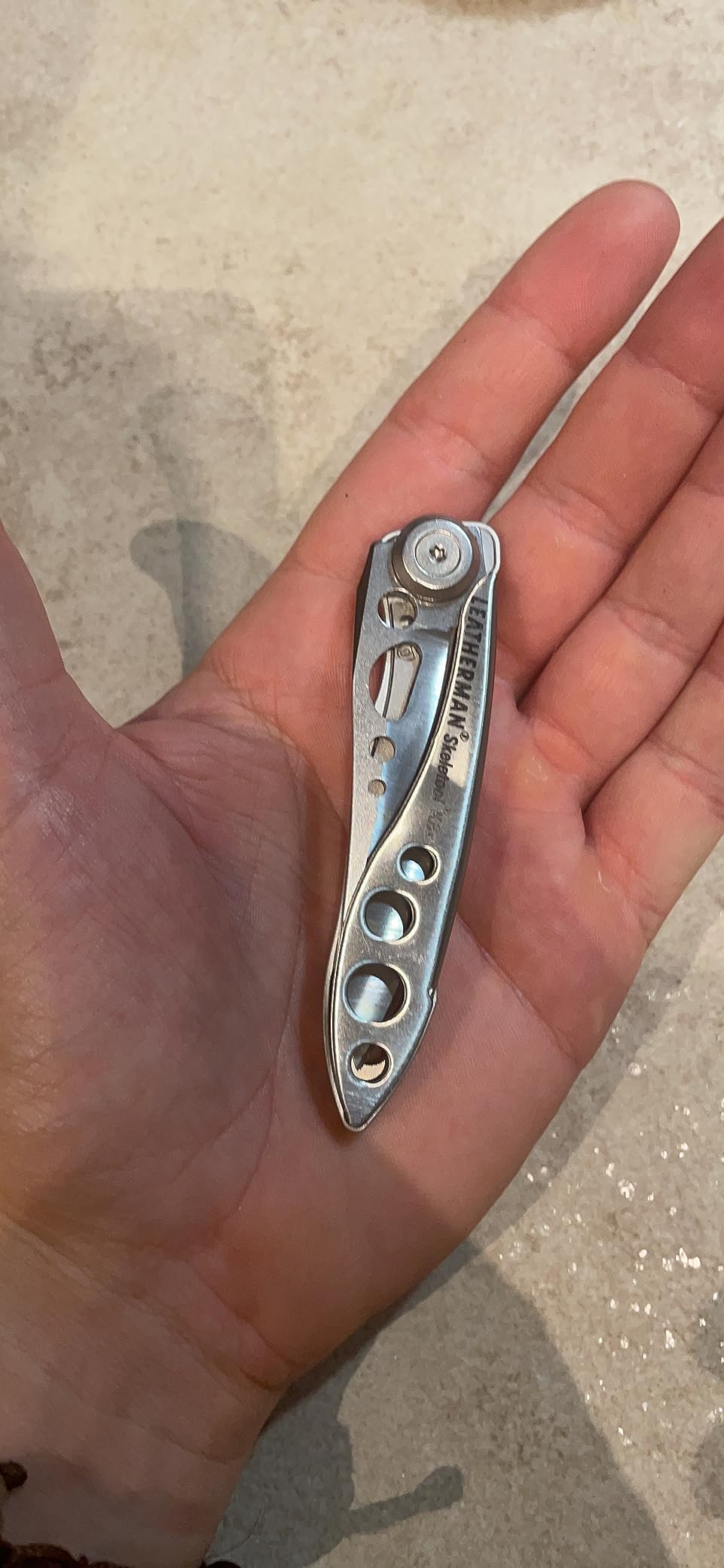 SCAELLO MULTI -TOOL Con 12 Strumenti, Coltello Tascabile Di Alta Qualita Coltello Pieghevole Strumento Multifunzionale Con Martello Coltello Sega File Combinazione Cacciavite Ecc