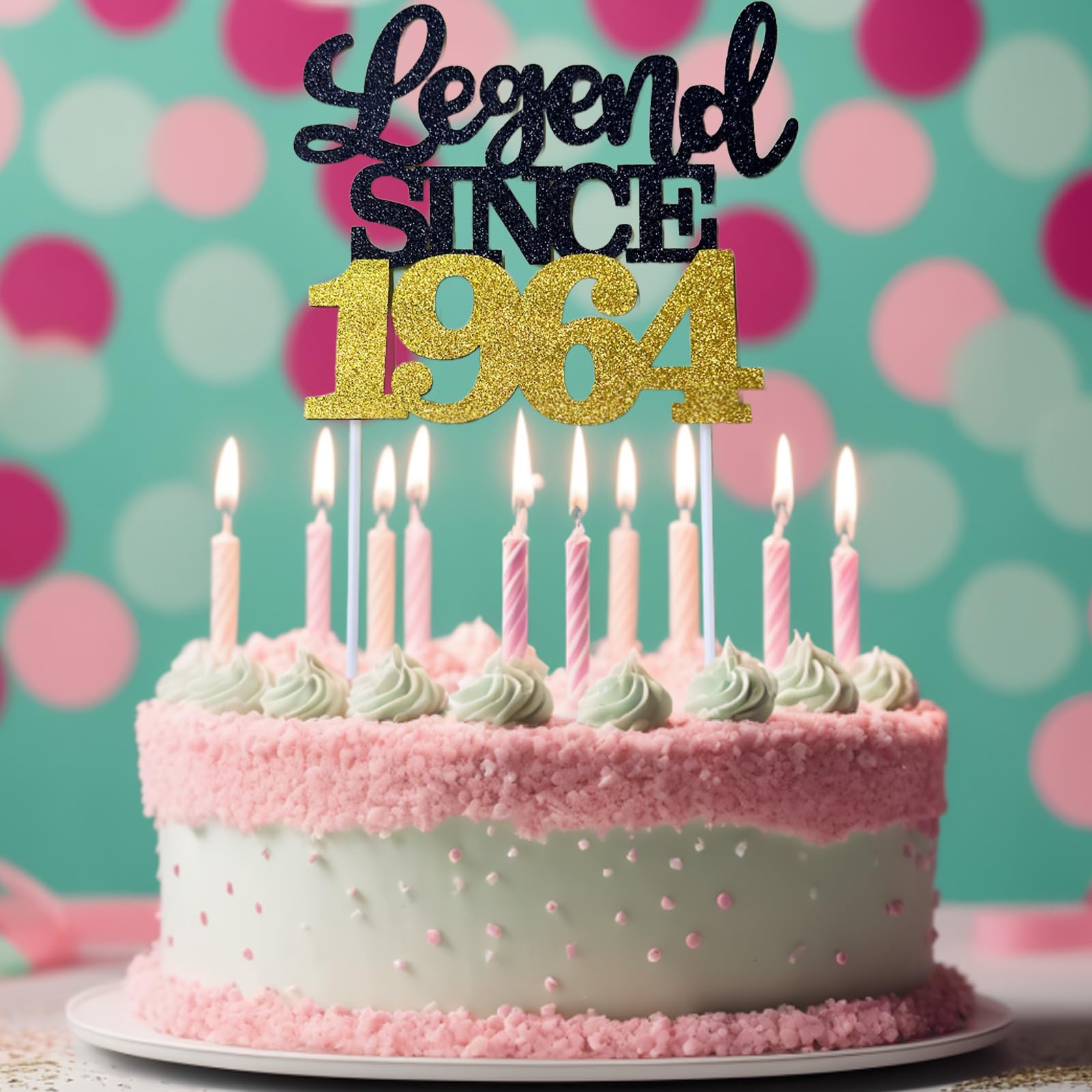 La torta di compleanno con candele in forma di numero 61 icona. Simbolo di compleanno. Oro e brillantini glitter Immagine e Vettoriale